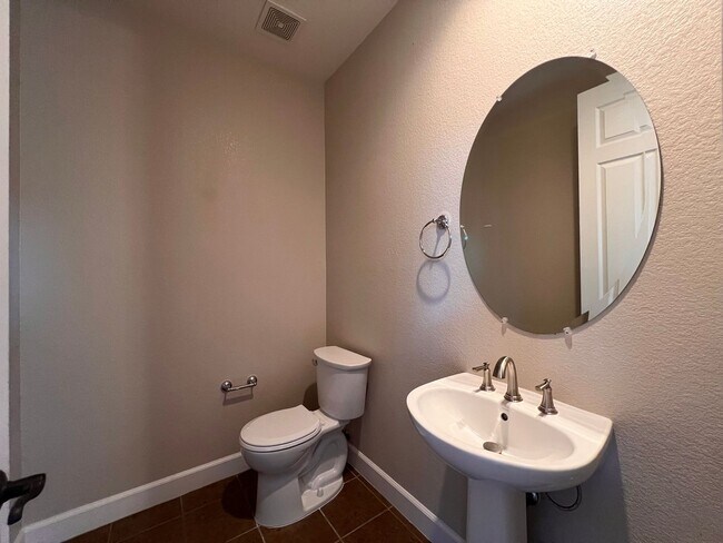 Building Photo - Large Home located in the Gated Community of Dorado in S. Reno