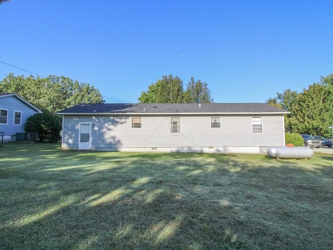 Building Photo - FREE MONTH RENT! Ardmore School District!