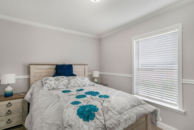 Building Photo - Charming 3/2 in the Heart of Williston – U...
