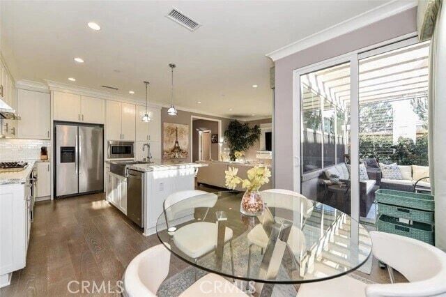 Building Photo - 83 Waterleaf