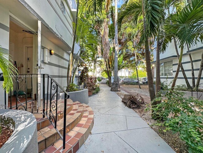 Building Photo - 901 Euclid Ave