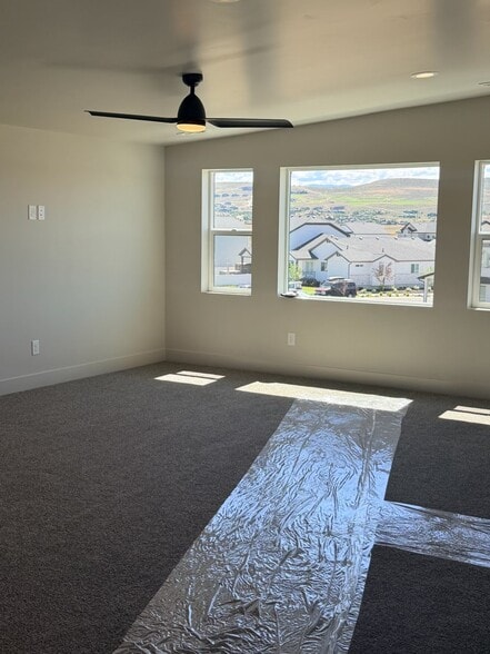 Building Photo - 7025 Woods Rose Dr