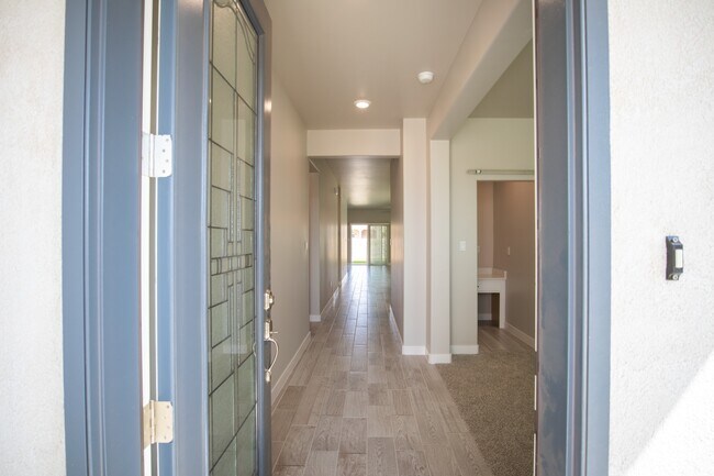 Building Photo - 3019 San Jenaro Dr