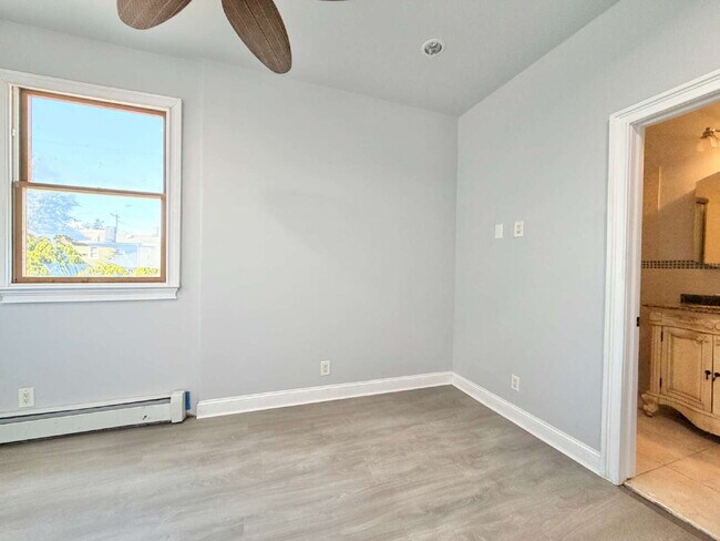 Building Photo - Move in ready, spacious, 4 bedroom, 3 bath single-family home available for rent in Hackensack, NJ.