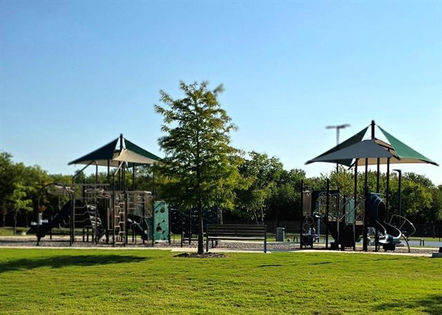 Building Photo - 312 Salisbury Dr