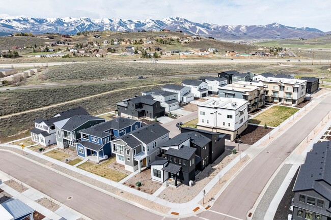 Building Photo - 6607 Purple Poppy Ln