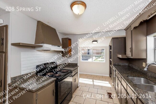 Building Photo - 208 Spring St