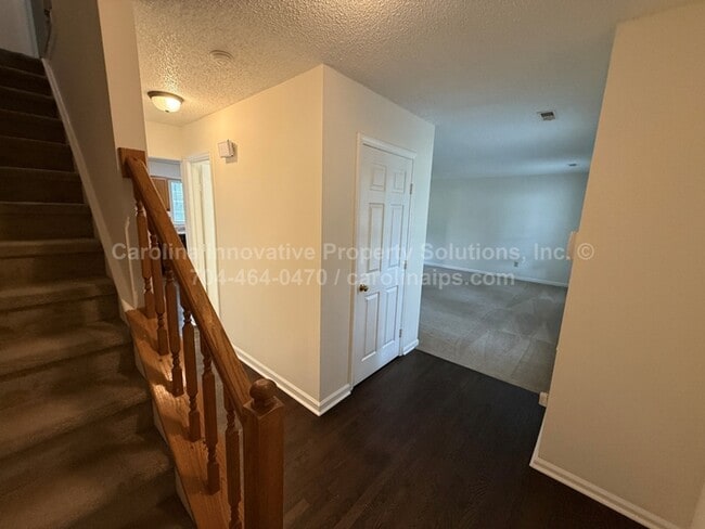 Building Photo - 10722 Roxbury Ct