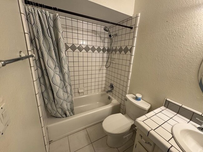 Building Photo - Glendale 4br With Pool