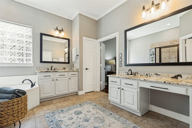 Building Photo - 6011 Shady Alcove Ct