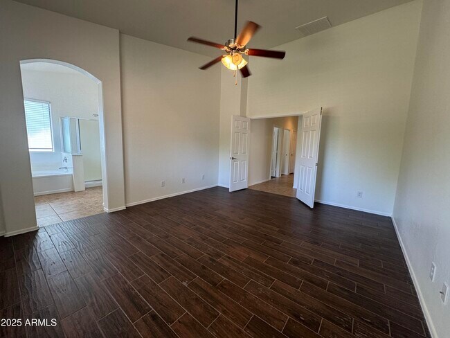 Building Photo - 6821 N 71st Dr