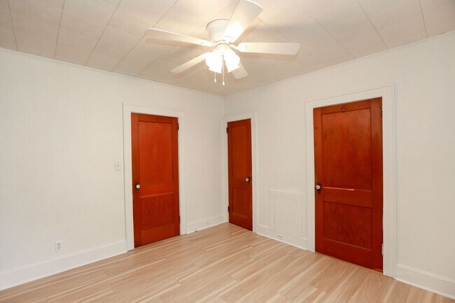 Building Photo - 768 Mayfield Ave