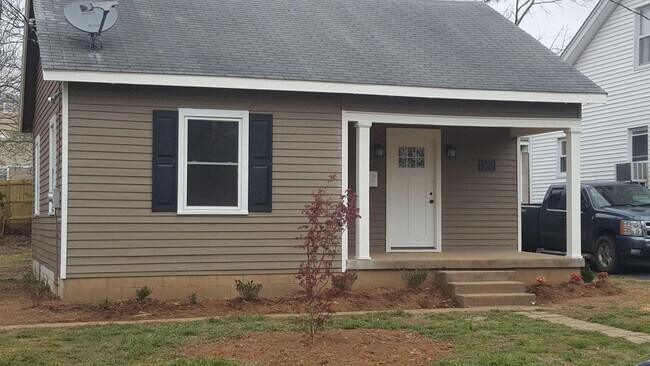 Primary Photo - 623 Addison Ave