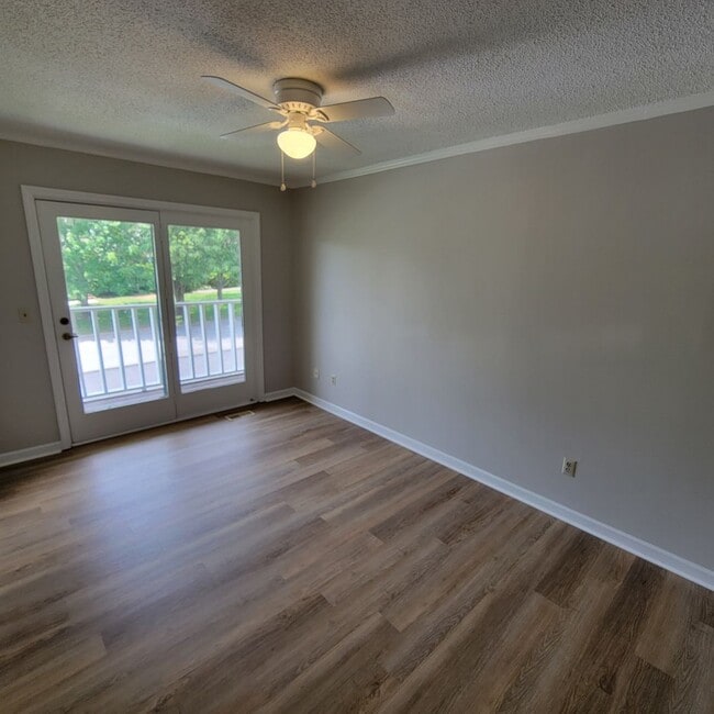 Building Photo - 2/1.5 Townhome-Cookeville City- End Unit