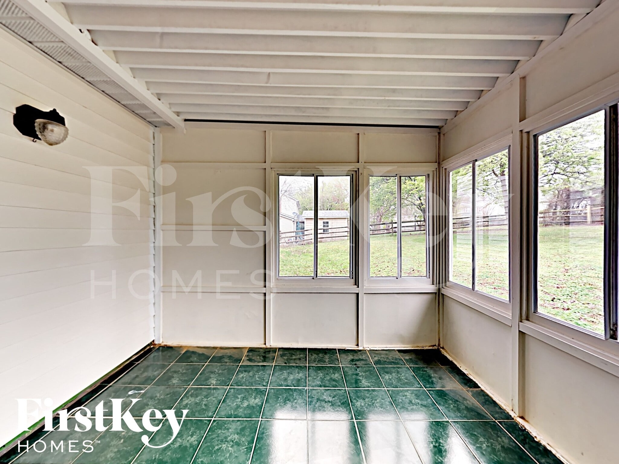 Building Photo - 1940 Winsted Ct