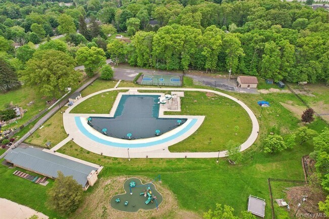 Building Photo - 57 Edgewood Dr
