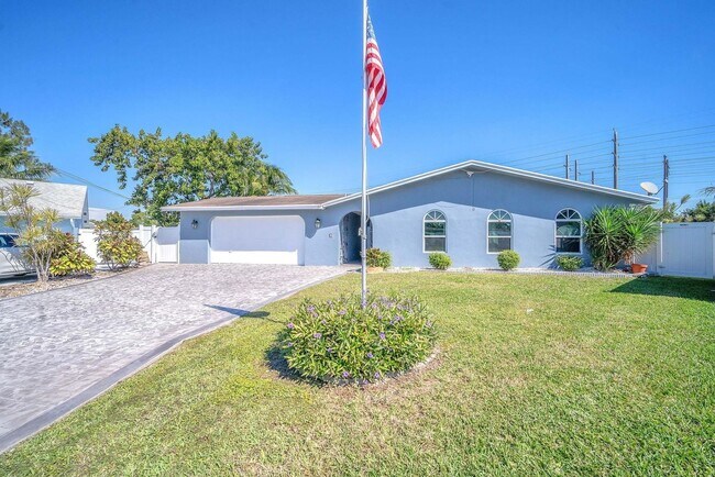 Building Photo - 4406 SW 37th Ave