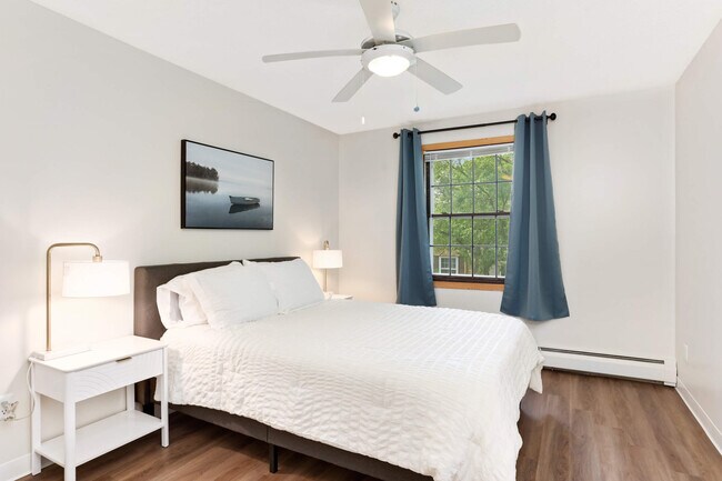 Building Photo - 1011 11th Ave S