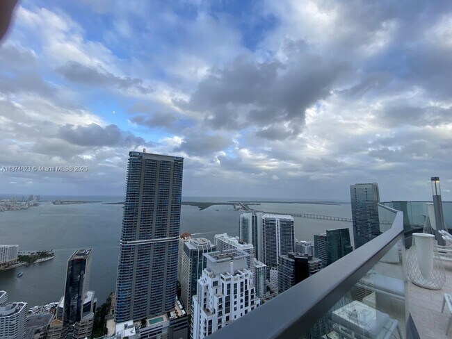 Building Photo - 1000 Brickell Ave