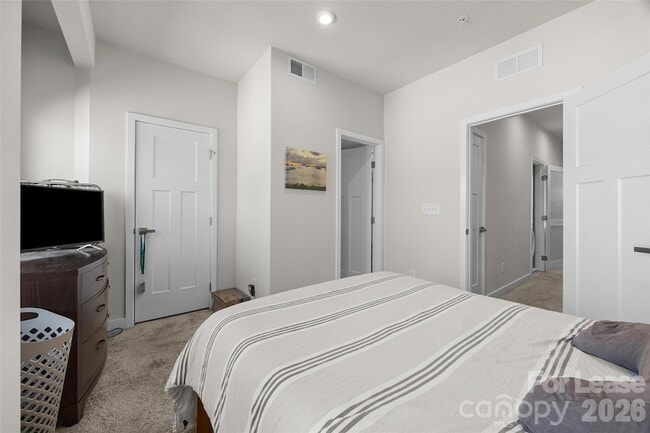 Building Photo - 424 Music Hall Wy