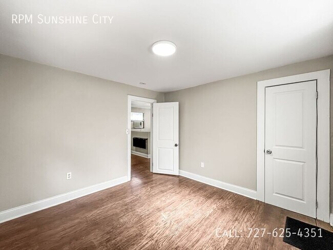 Building Photo - 1515 E 31st Ave