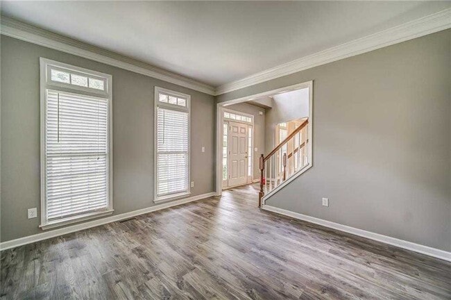 Building Photo - 716 Parkside Dr