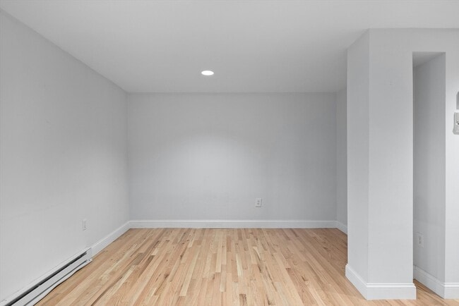 Building Photo - 1763 Beacon St