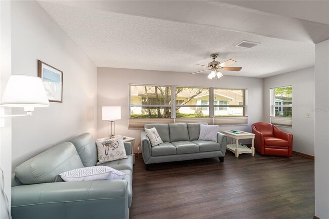Building Photo - 9438 SW 85th Ave