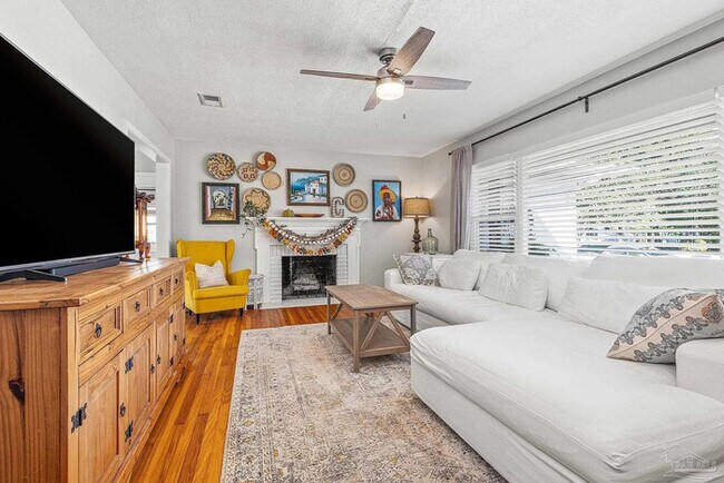 Building Photo - 319 Gamarra Rd