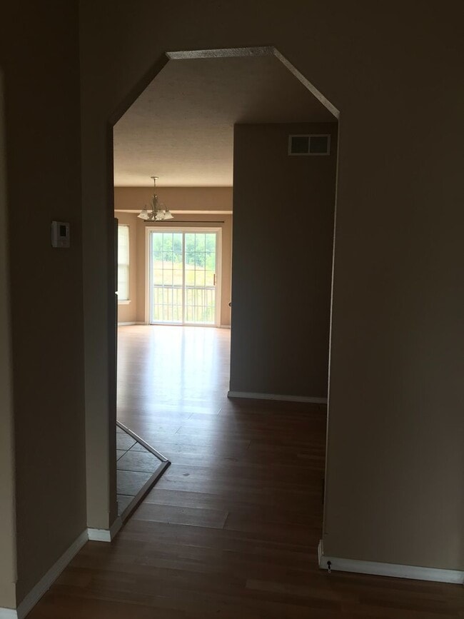 Building Photo - 305 Carmel Valley Way