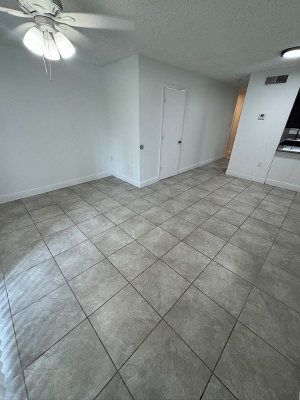 Building Photo - 1197-1197 BENTLEY ROAD, 3