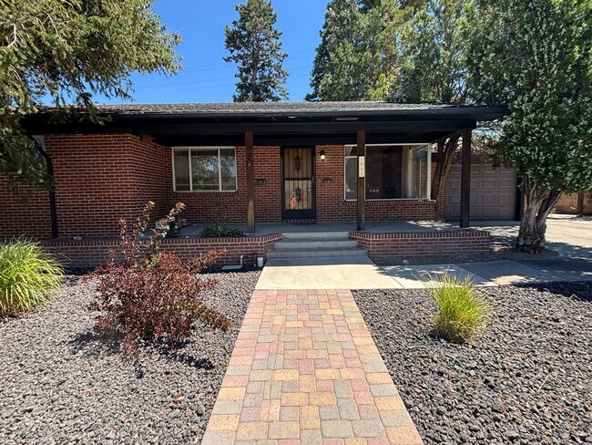 Primary Photo - Charming Single Family Home in Old Southwe...