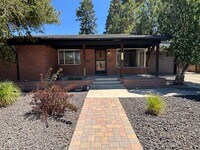 Building Photo - Charming Single Family Home in Old Southwe...