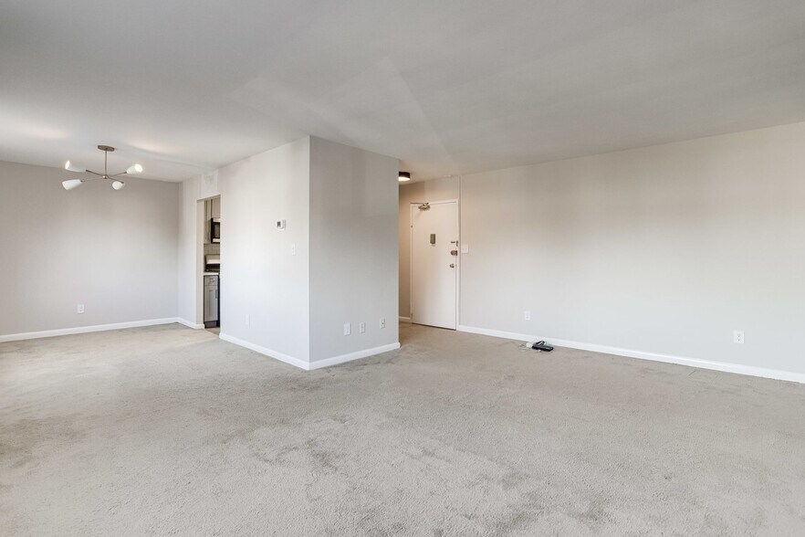 L.R./D.R. - 3515 Washington Blvd