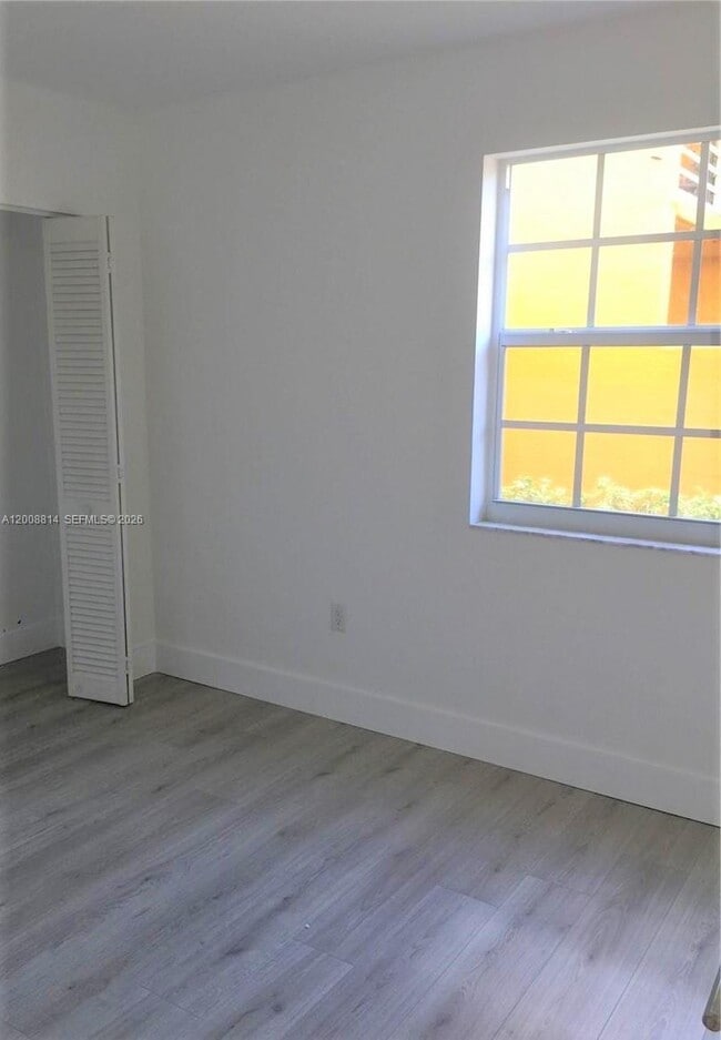 Building Photo - 9711 Fontainebleau Blvd