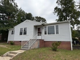 Building Photo - 4000 Edwards Rd