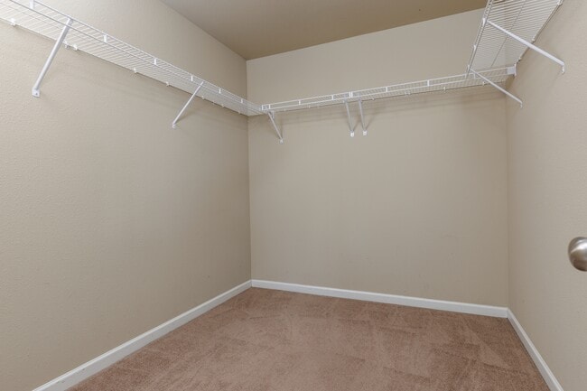 Building Photo - 2415 Bell Manor Dr SW