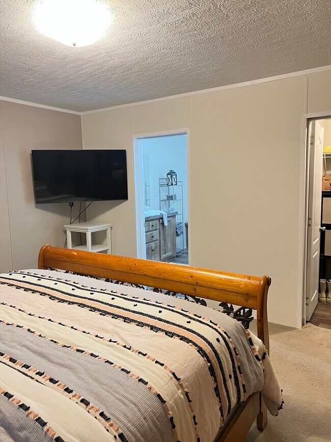 Building Photo - 2634 Cedar Creek Rd