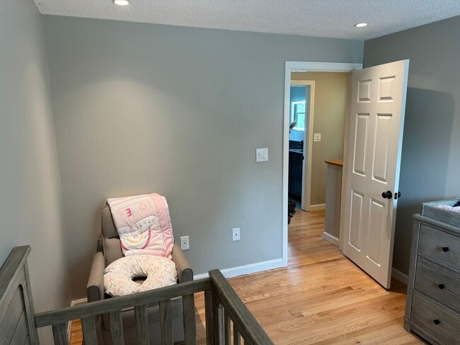 Building Photo - Modern 3 Bedroom Single Family - Available...