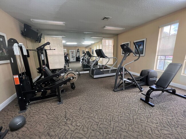 Building Photo - Remodeled First Floor Beauty!