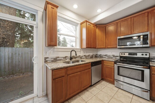 Building Photo - 1512 SE 117th Ave