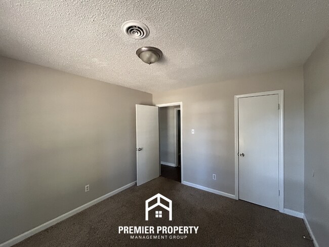 Building Photo - Charming 3BR/2BA Horn Lake Home | Hardwood Floors, Brick Fireplace & Fenced Yard