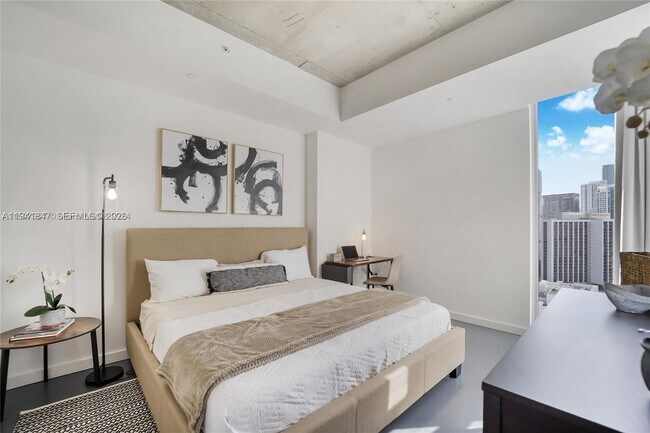 Building Photo - 151 SE 1st St