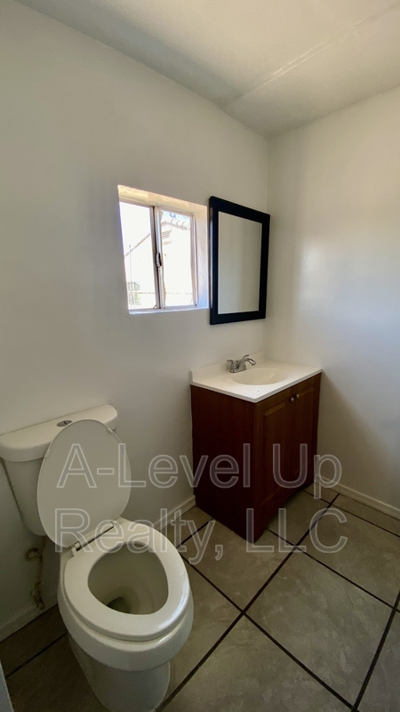 Building Photo - 3909 S 14th Ave