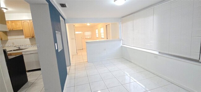 Building Photo - 502 N 70th Way