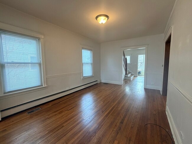 Building Photo - 1018 Oakwood Ave