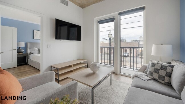 Building Photo - 1801 Patterson St