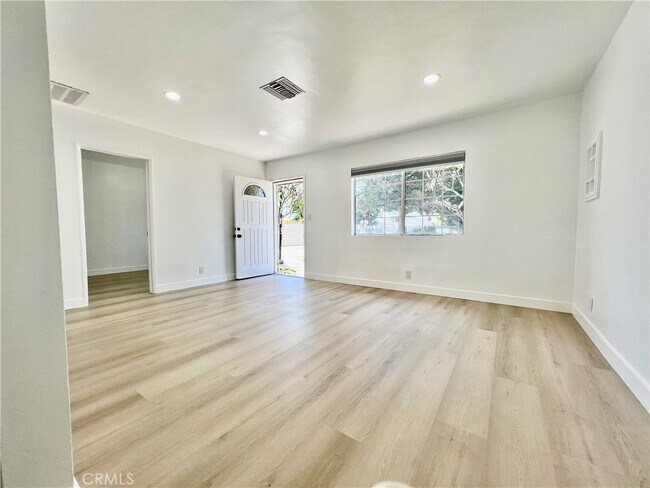 Building Photo - 12987 Correnti St