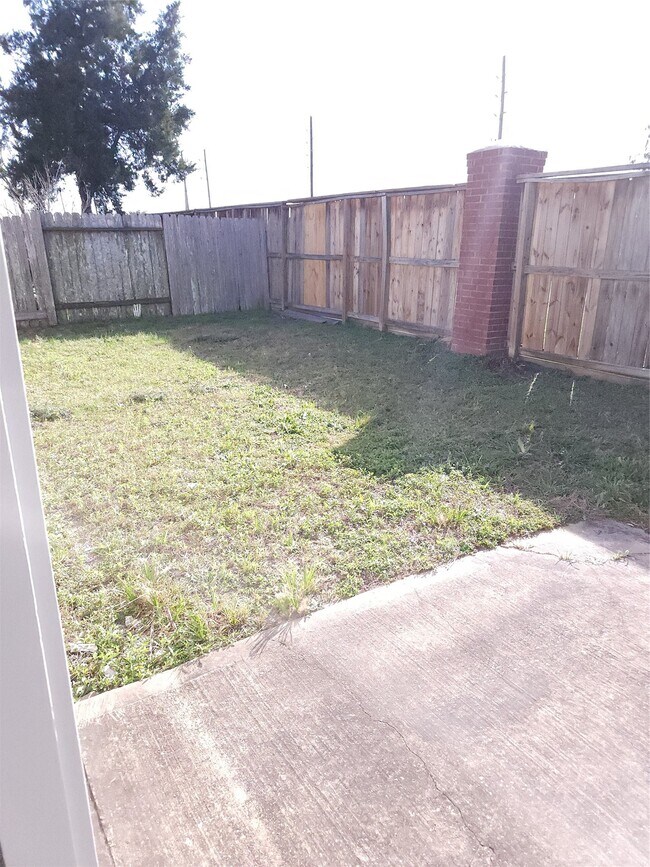 Building Photo - 6519 Gorton Dr