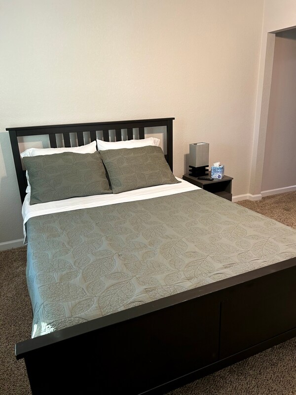 Building Photo - 2216 Pine St